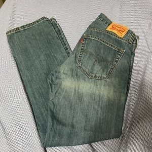 Mens Levi blue jeans in great condition!
